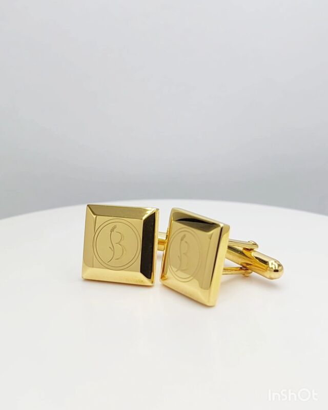 Elevate Your Minimal Style and Make You Shine....ยกระดับความมินิมอลให้หรูหราเปล่งประกายกว่าทุกวันด้วย ➤ Signature logo cufflinks from BYTTNERIA In 9K Yellow Gold ➤ รหัสสินค้า C9Y-PL-SQ-001 ➤ ช่องทางสั่งซื้อที่ ออนไลน์สโตร์ : www.byttneria.com FB : https://www.facebook.com/ByttneriaJewelry/ IG : https://www.instagram.com/byttneriajewelry/ 🏡จัดส่งฟรี รับประกันสินค้าทุกชิ้น #byttneria #byttneriaglobal #gold #silver #pinkgold #jewelry #jewellery #preciousstones #diamond #ring #goldring #silverring #weddingring #accessories #Promotion #Sales #ผ่อนชำระ #แหวนทอง #แหวน